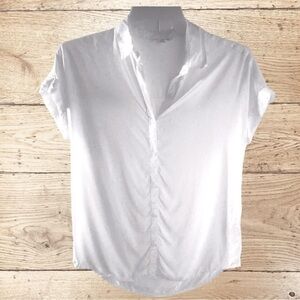 BeachLunchLounge Short Sleeve Button Up White Blouse Size Small
